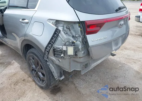 2021 Kia Sportage S z USA, uszkodzony, nr VIN KNDP63AC5M7847956